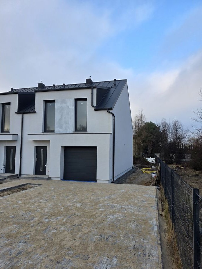 Nowoczesny dom 122 m² z garażem i ogródkiem