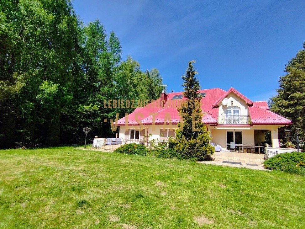 Wiązowna rezydencja na sprzedaż