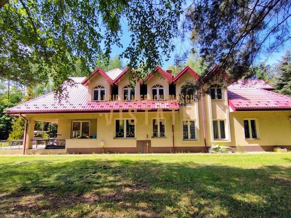 Wiązowna rezydencja na sprzedaż