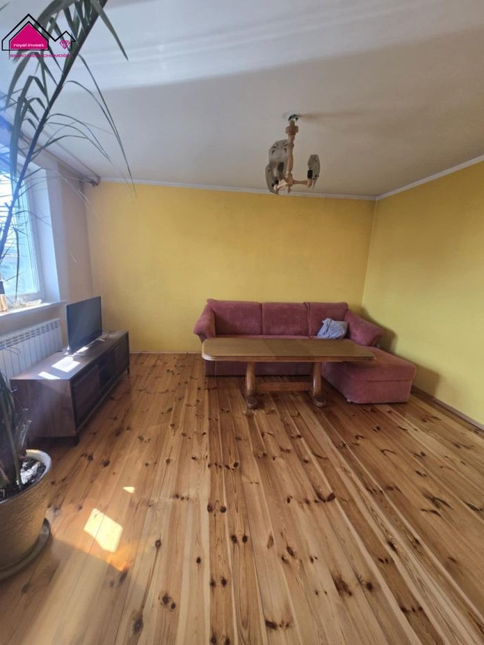 Dom z pompą ciepła i panelami fotowoltaicznymi