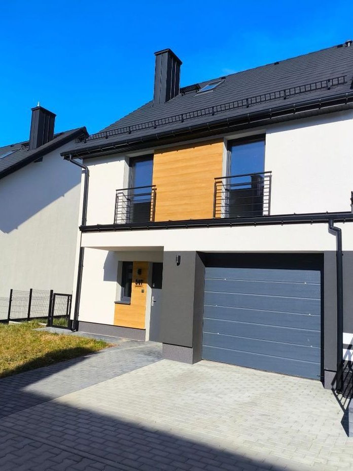 Dom bliźniak z ogródkiem i garażem