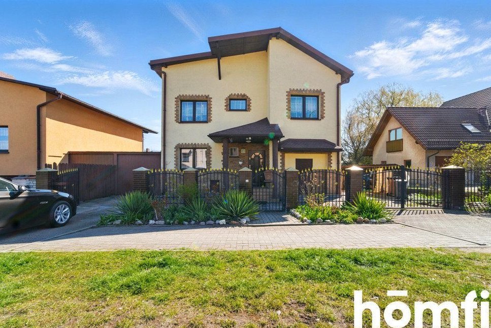 Na sprzedaż wolnostojący dom z ogrodem w Mikołowie