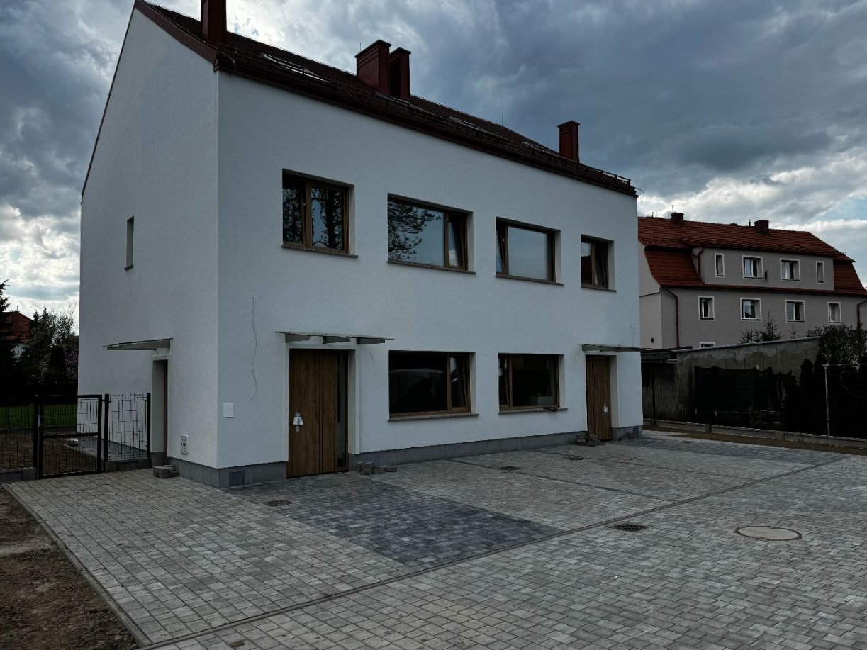 Nowo wybudowany bliźniak przy ul. Świętojańskiej
