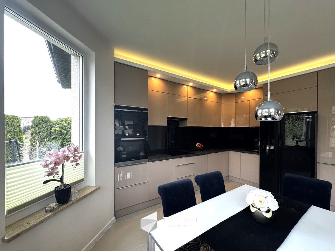 Rodzinny dom z ogrodem i tarasem, Pogórze