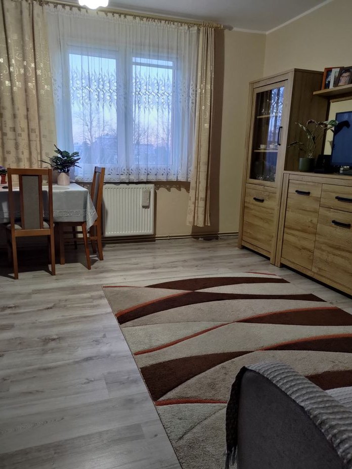 Przestronne mieszkanie dwupokoj. na 1. piętrze w bloku w Kościerzynie