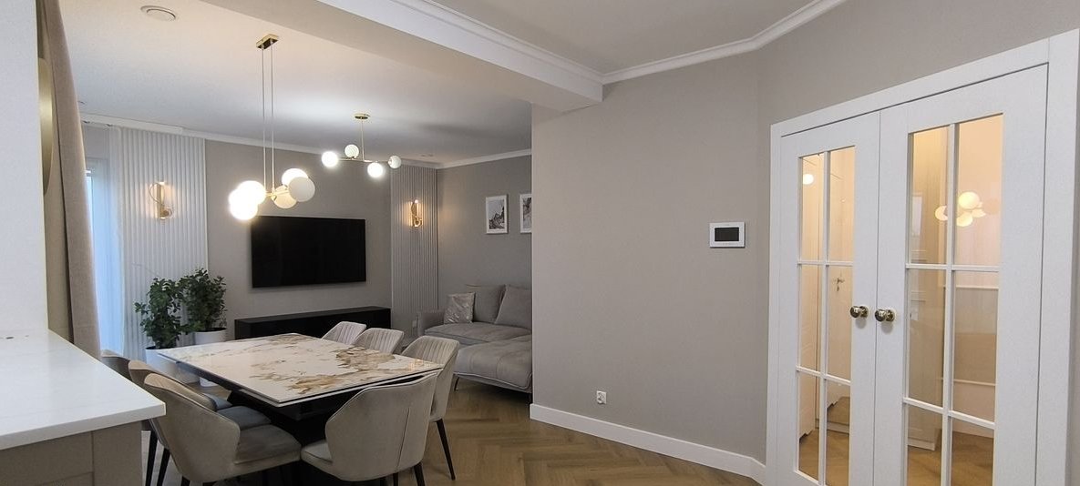 Gotowy do zamieszkania, wysoki standard, 105 m² z ogrodem – Książenice