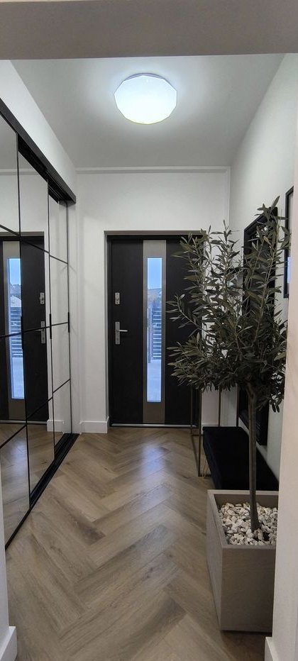 Gotowy do zamieszkania, wysoki standard, 105 m² z ogrodem – Książenice