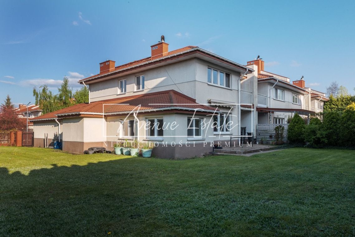 Dom zamknięte osiedle Bielawa, blisko Asw