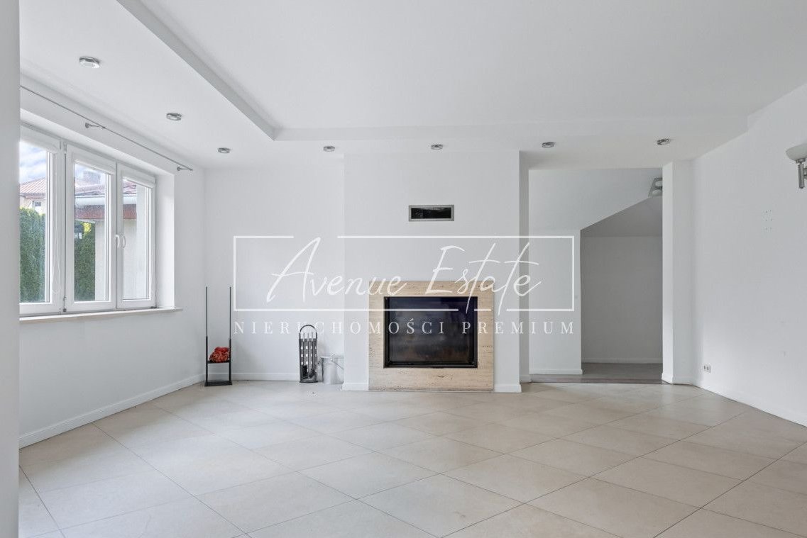 Dom zamknięte osiedle Bielawa, blisko Asw