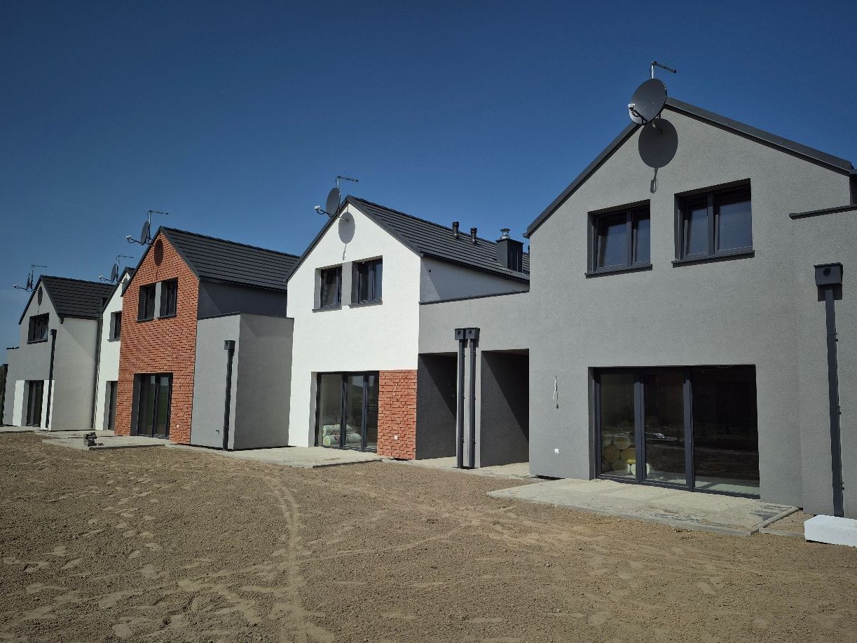 Domy na Podgaju, Gaj k/ Śremu osiedle zamknięte - monitorowane