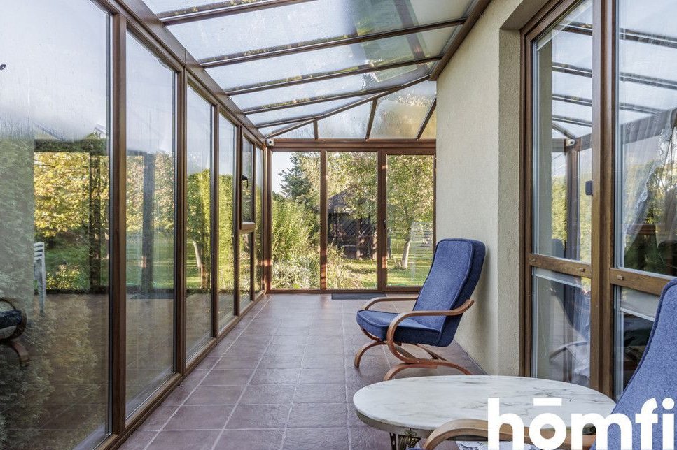 Duży rodzinny dom z malowniczym ogrodem