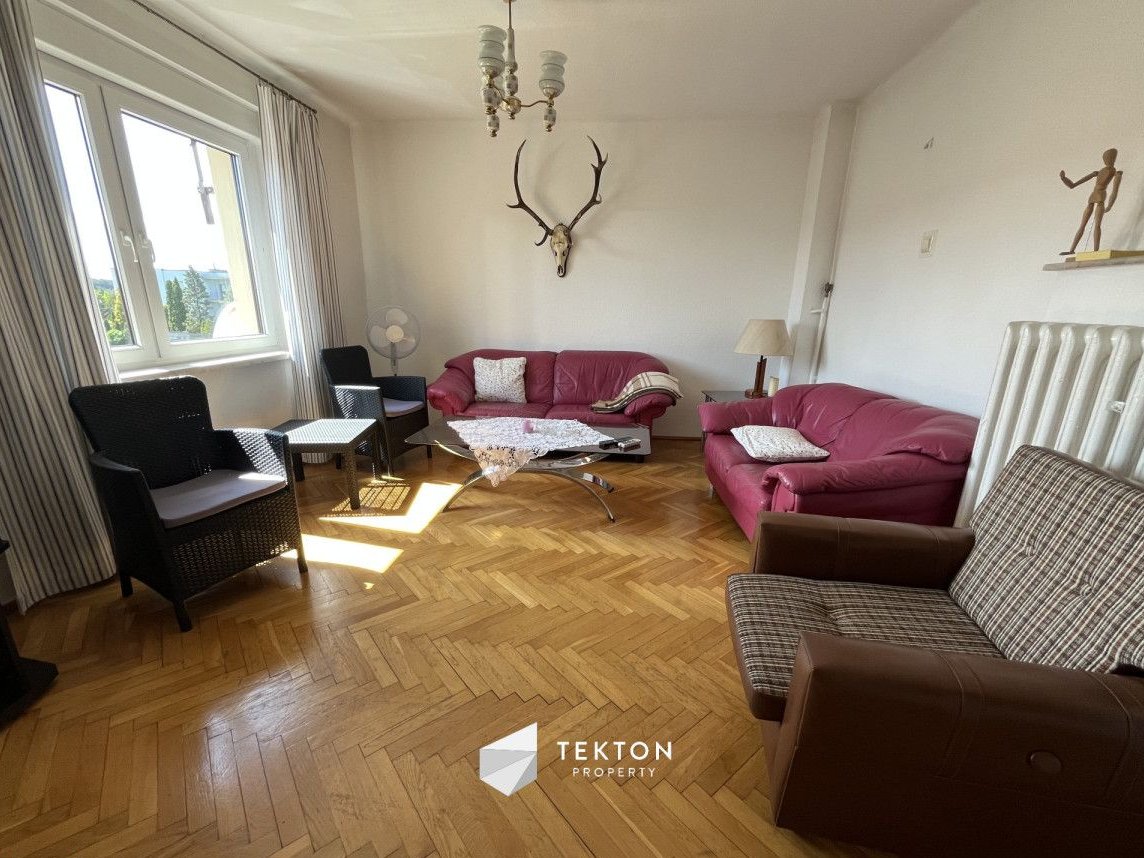 Dwurodzinny dom z budynkiem gospodarczym, Nakło