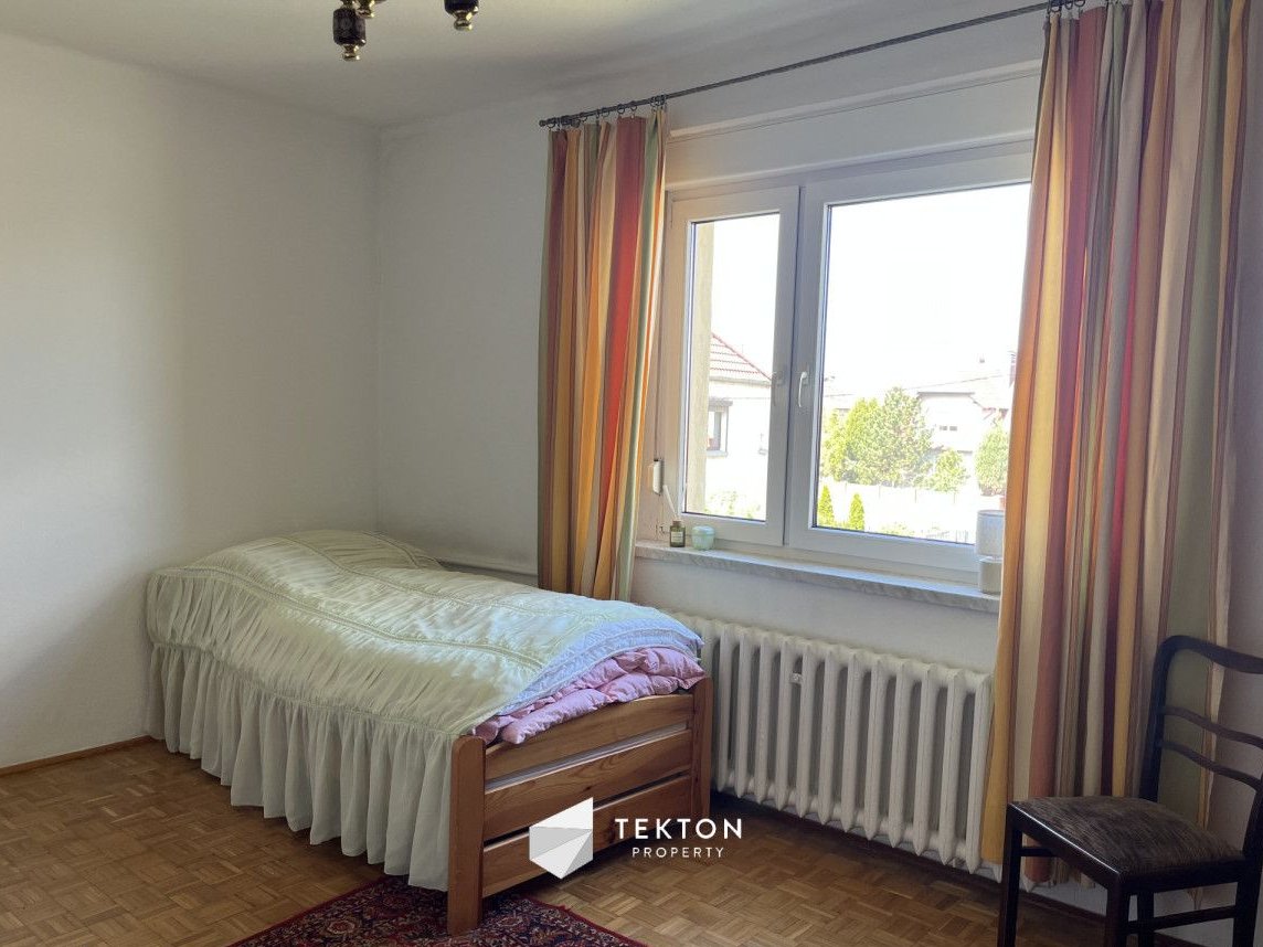 Dwurodzinny dom z budynkiem gospodarczym, Nakło