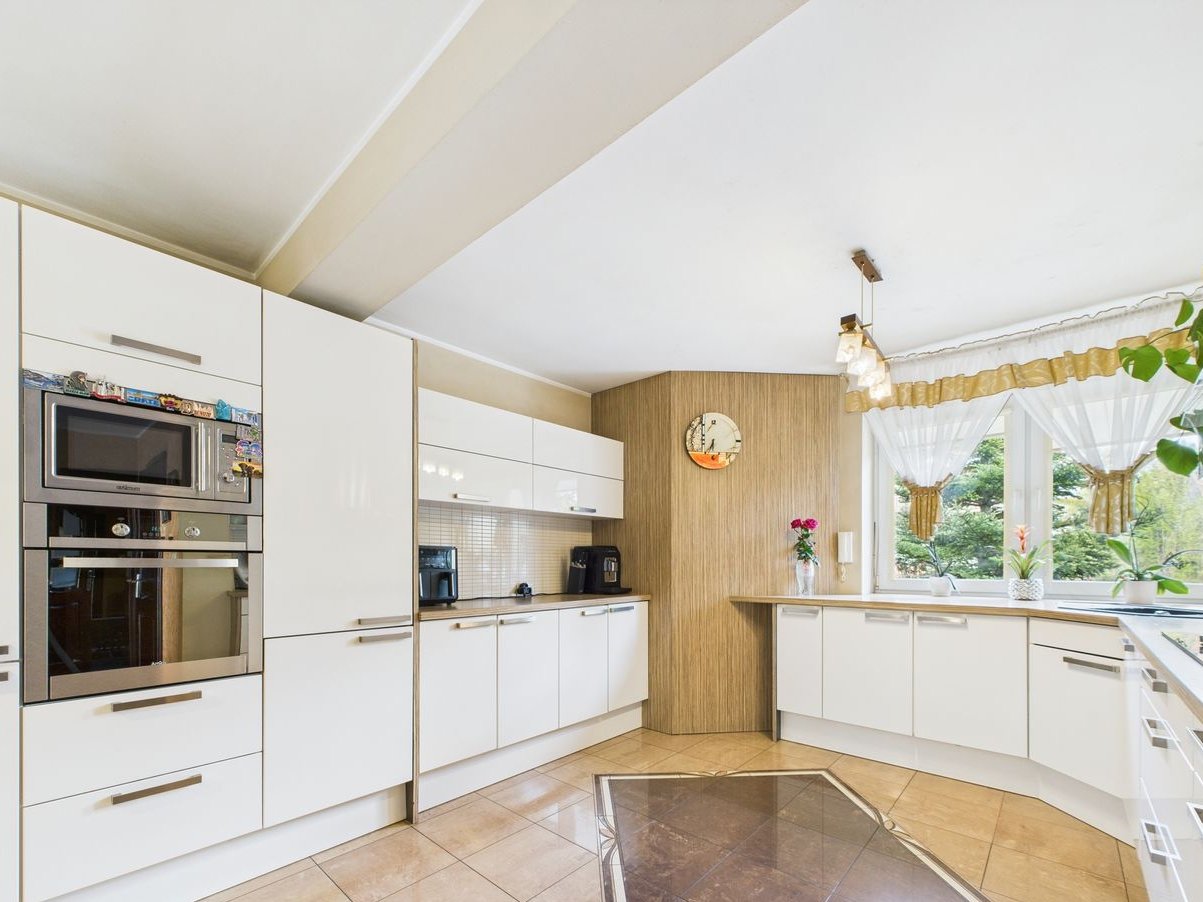 Dom w centrum Ząbek