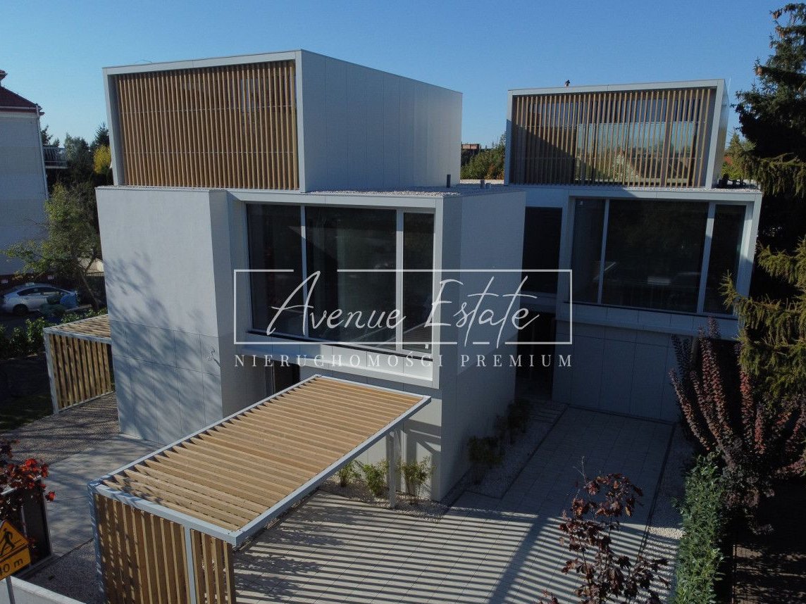 Dom Spleciony- Entwined House - Szklany Dom