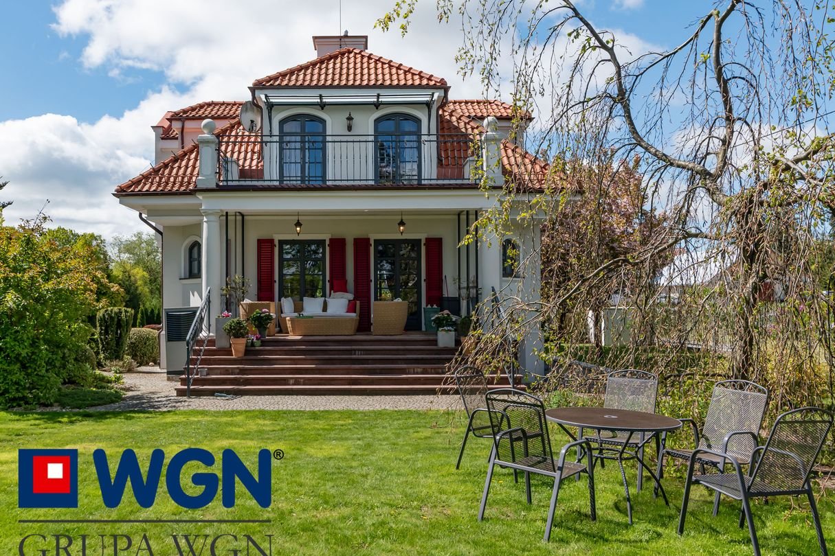 Dom wolnostojący o pow. 187m2 w Piastowie.