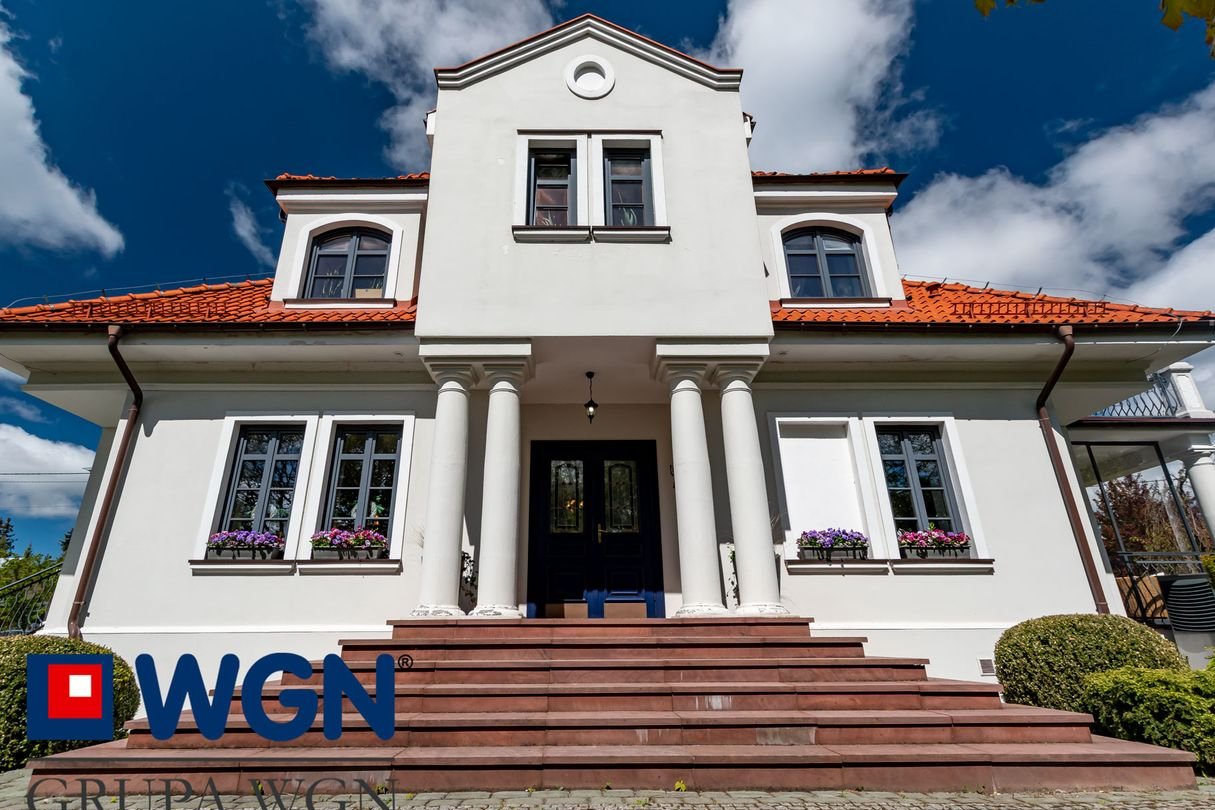 Dom wolnostojący o pow. 187m2 w Piastowie.