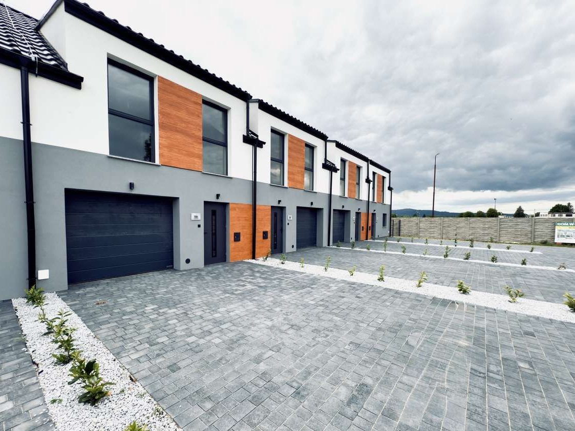 Nowa Inwestycja dom z garażem w cenie - Ostatni - Dzierżoniów