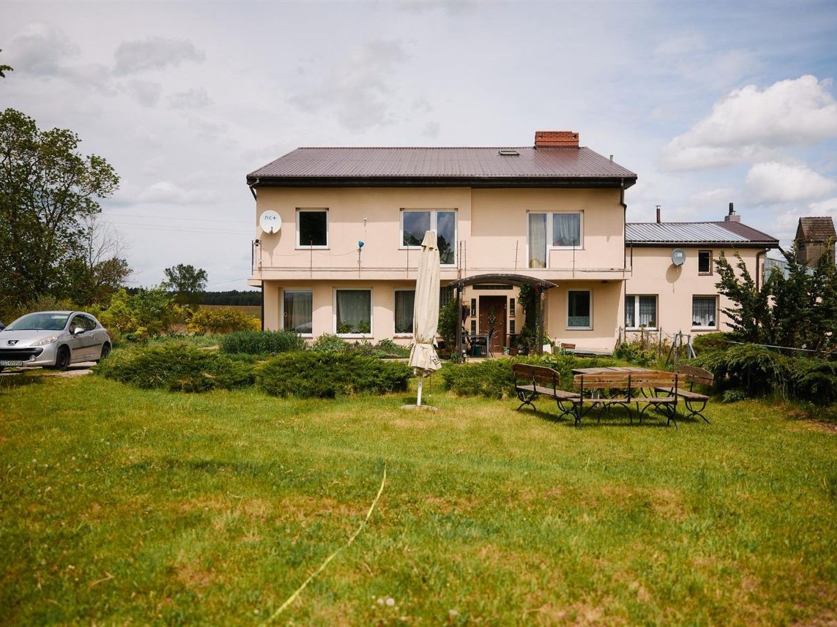 Dom z gospodarstwem rolnym – na Pojezierzu Ińskim