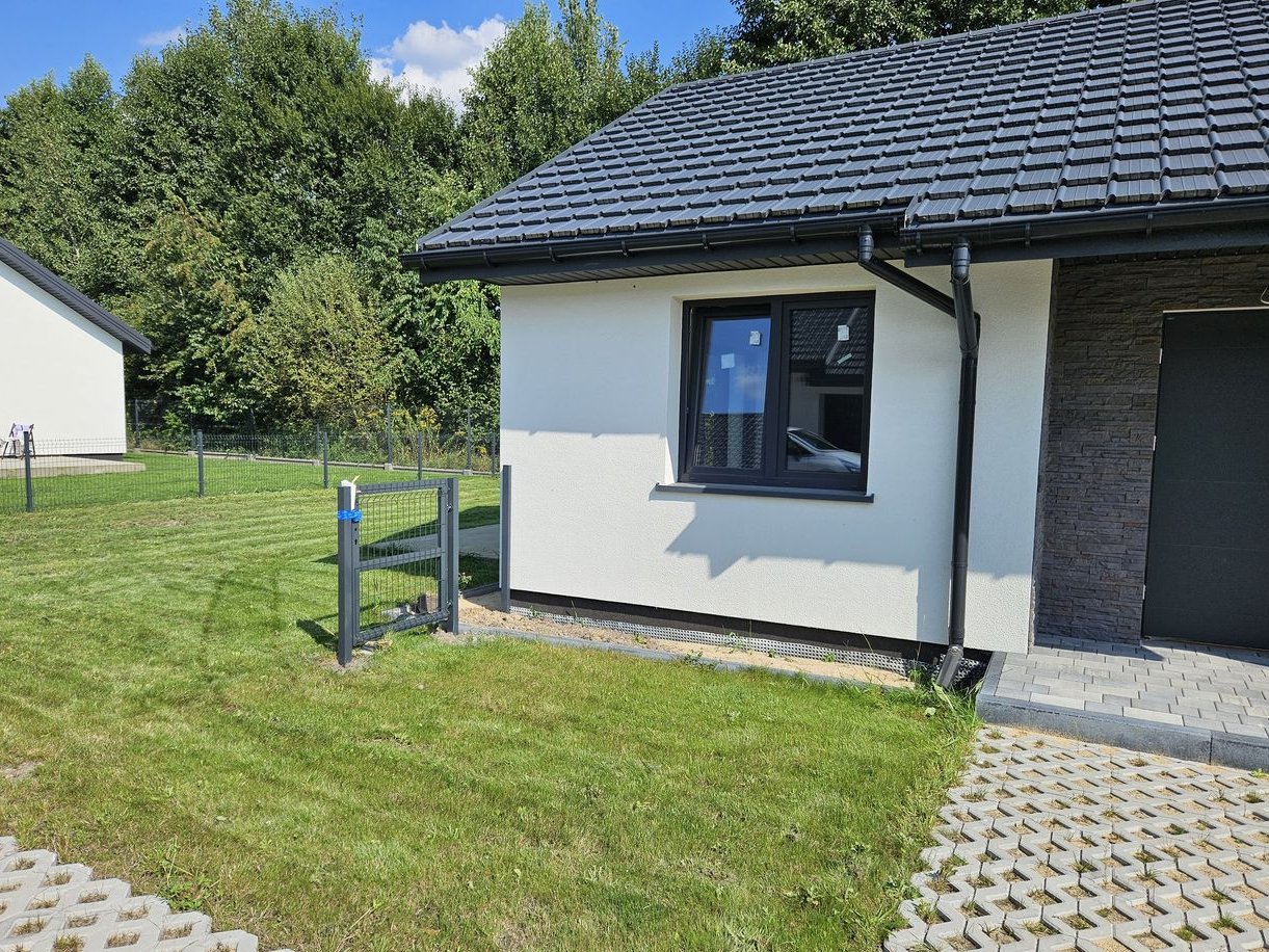 ostatni dom parterowy. Rąbień ab.