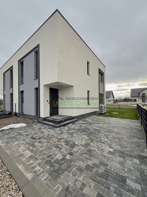 Dom w zabudowie bliźniaczej 105 m2 w Chełmcu.