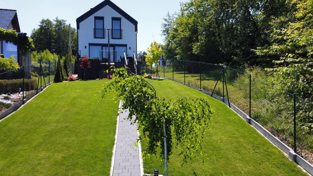 Dom nad Jeziorem z ogrodem!