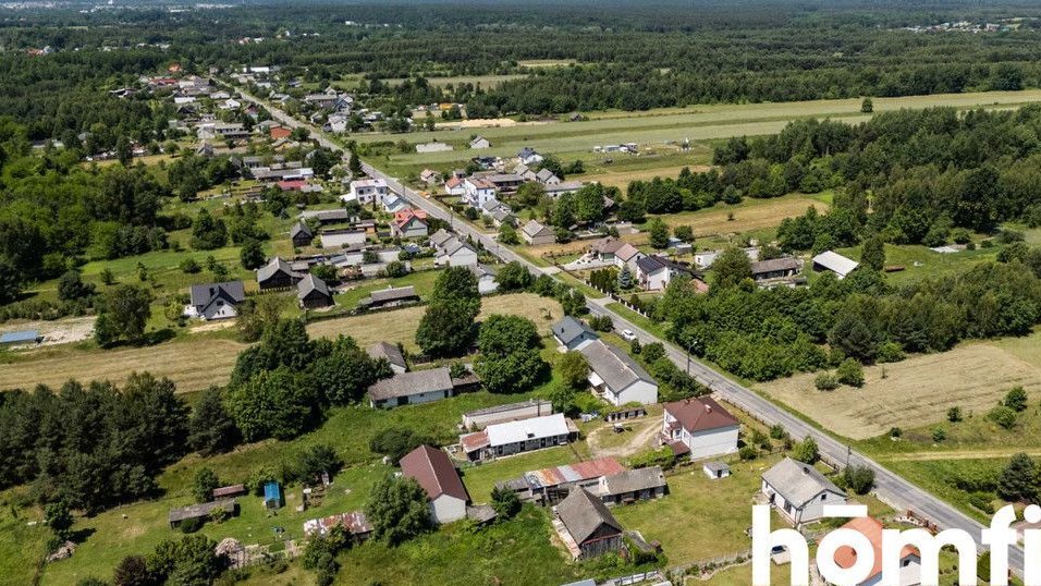 Dom z budynkami gospodarczymi -siedlisko k. Pionek