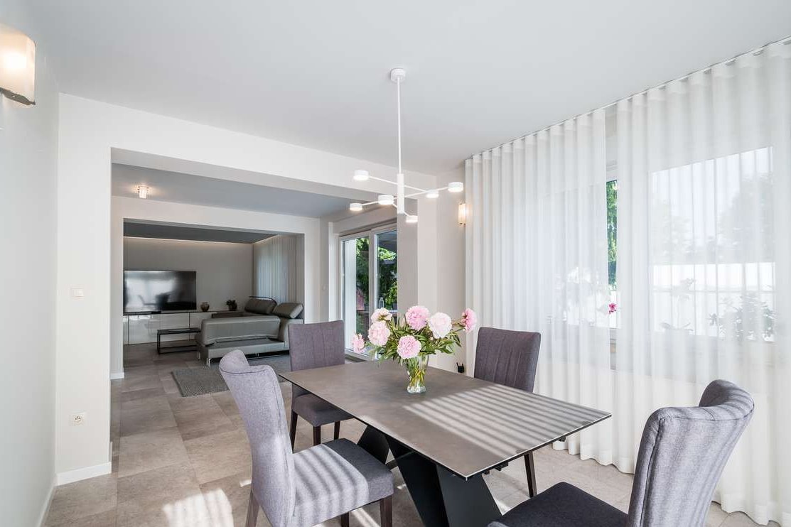 Przestronny dom z garażem, piwnicą i dużą działką - 0% prowizji