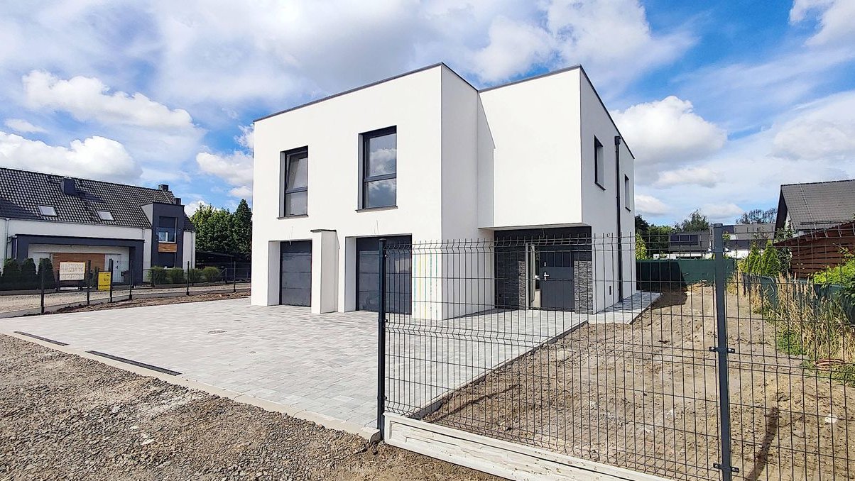 Przestronny dom typu bliźniak - Opole/Chmielowice