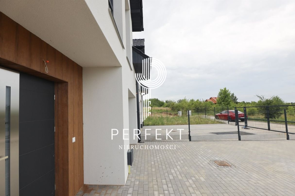 Siadło Dolne – przestronny bliźniak z garażem