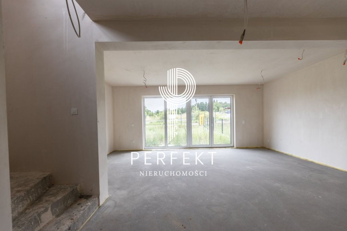 Siadło Dolne – przestronny bliźniak z garażem