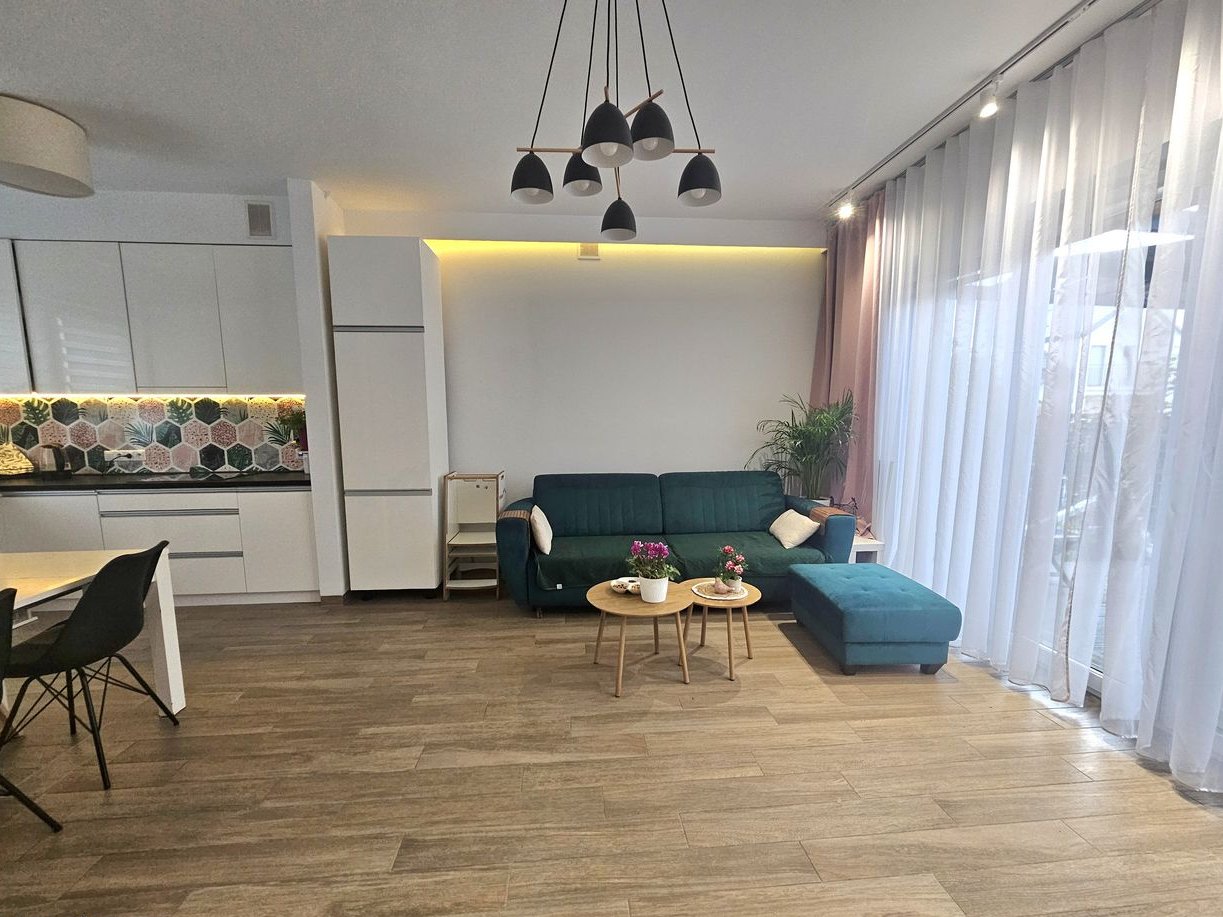 Dom w Zgorzale blisko PKP Nowa Iwiczna – komfort i wygoda