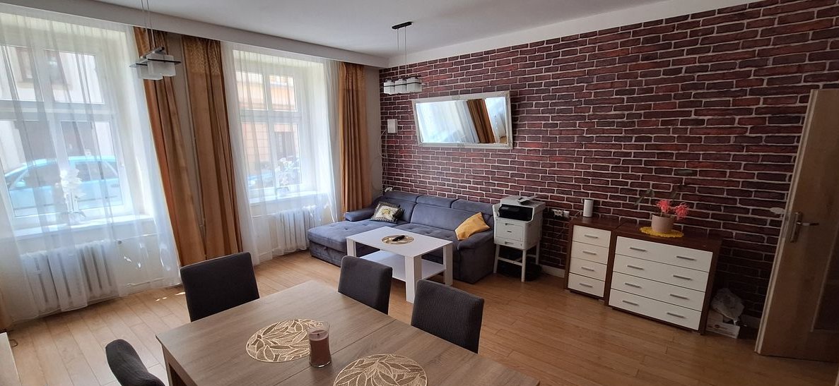 78 m² w sercu Raciborza — parter, potencjał 2 lokali.
