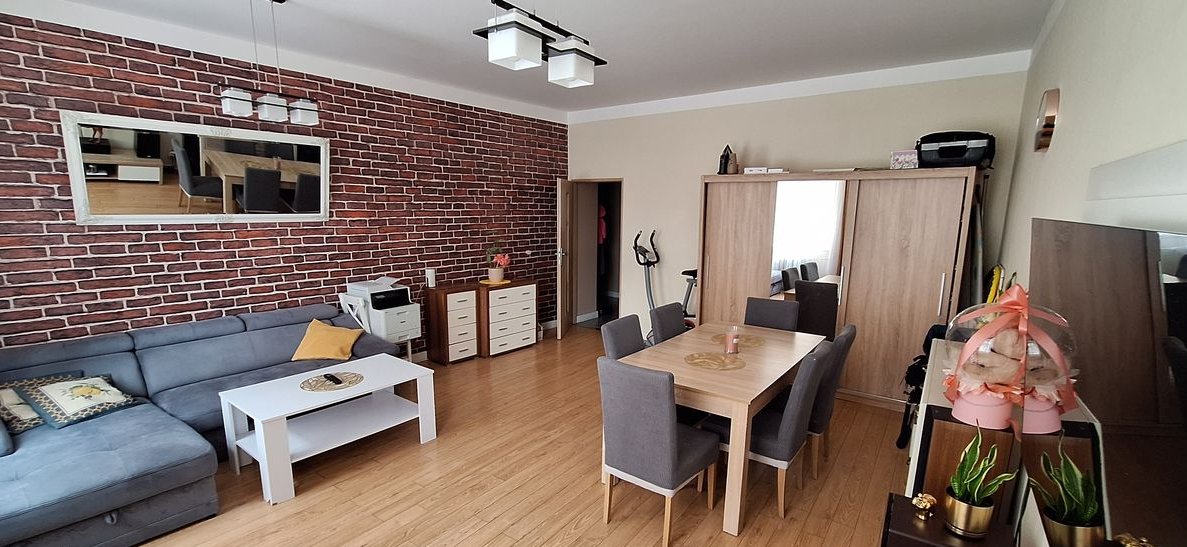 78 m² w sercu Raciborza — parter, potencjał 2 lokali.