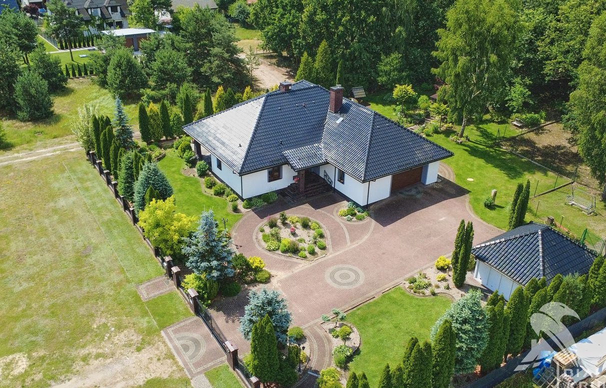 Piękny Dom pod Toruniem z prywatnym lasem – Okazja!