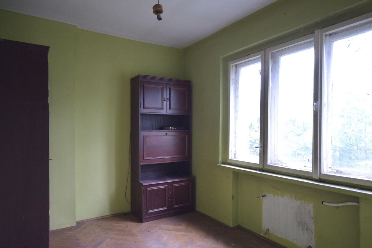 Bliźniak na działce 1128 m2 z budynkiem magazynowym.