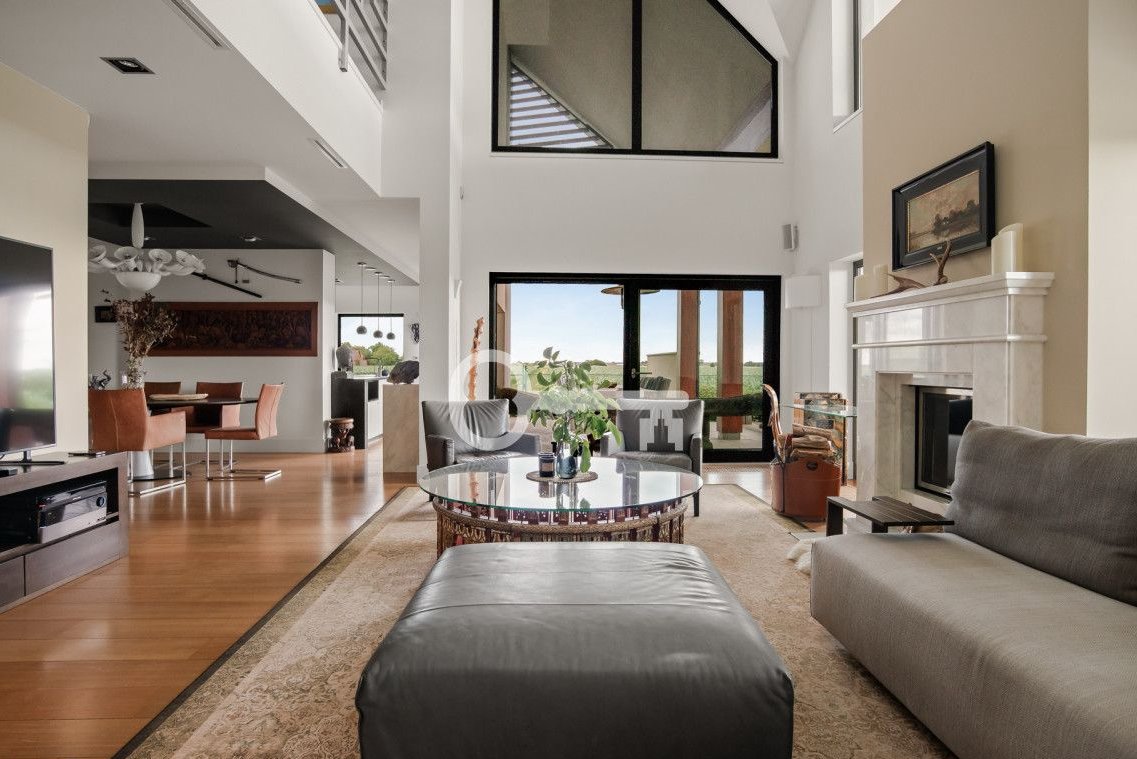 Unikalna willa w stylu holenderskim z ogrodem