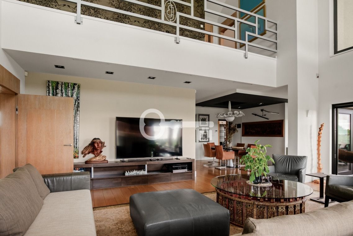 Unikalna willa w stylu holenderskim z ogrodem