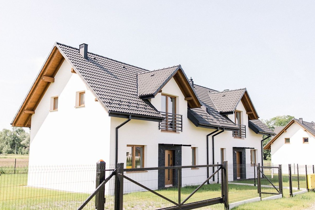 Nowy dom z ogródkiem i widokiem – idealny dla rodziny! Czechowice