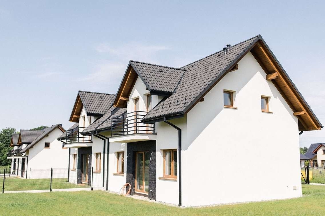 Nowy dom z ogródkiem i widokiem – idealny dla rodziny! Czechowice