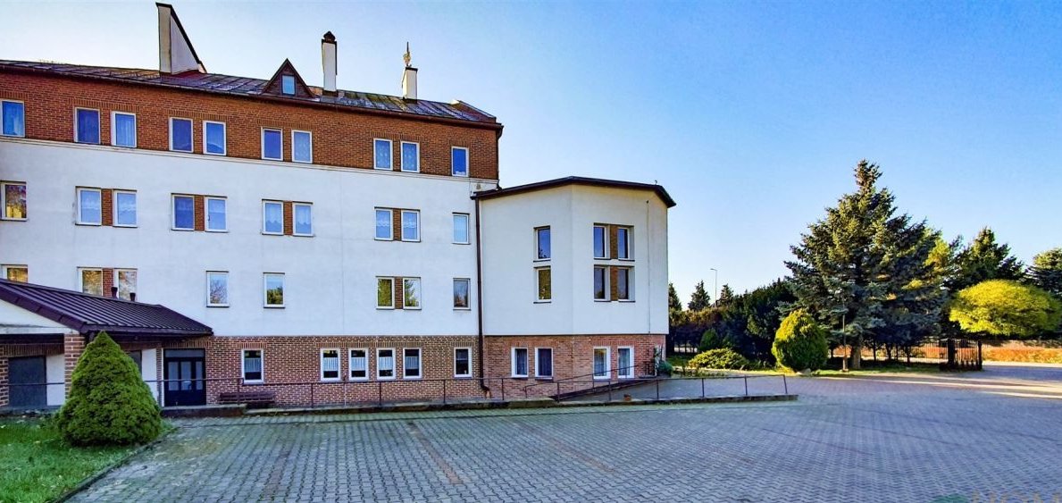 Wielofunkcyjny obiekt z pięknym ogrodem w Lublinie