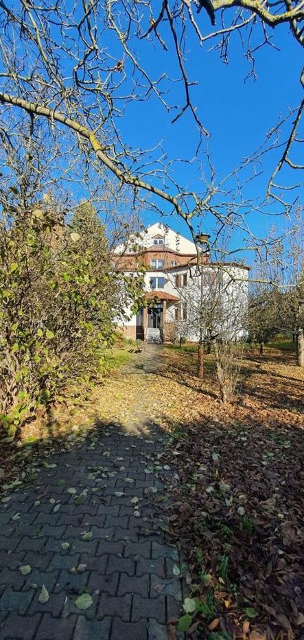 Wielofunkcyjny obiekt z pięknym ogrodem w Lublinie