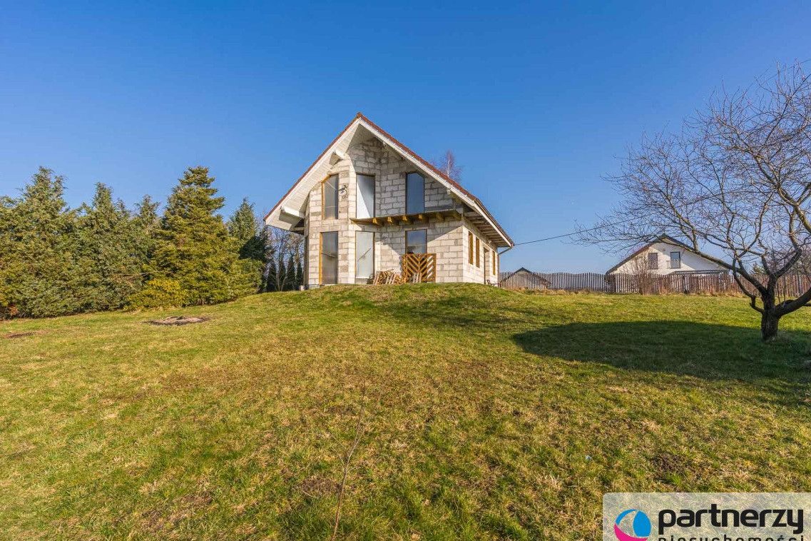 Duża działka z domem w stanie surowym zamkniętym!