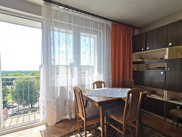 Sprzedam mieszkanie z balkonem , do remontu