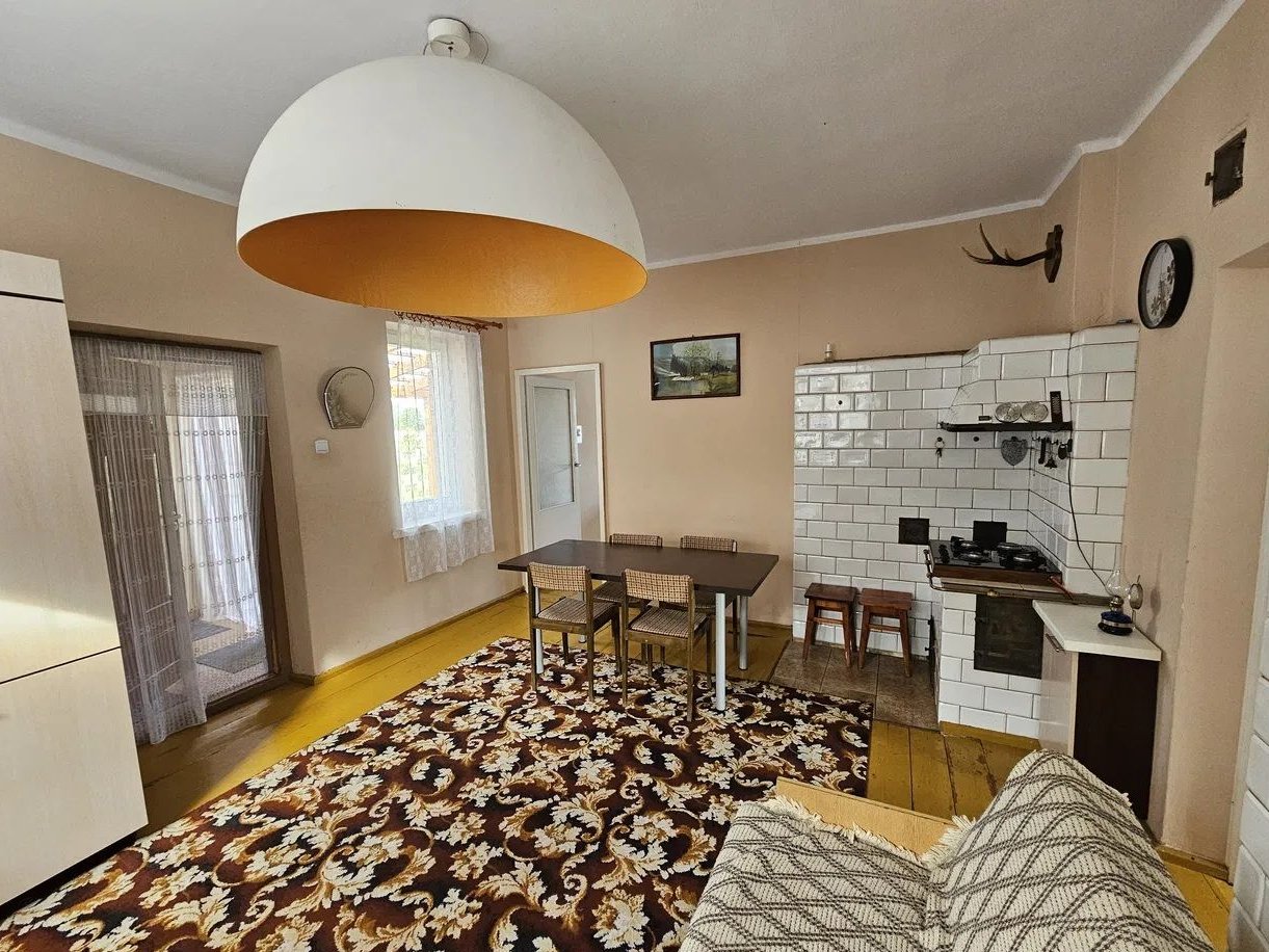 Siedlisko z domem gotowe do zamieszkania w cichej okolicy