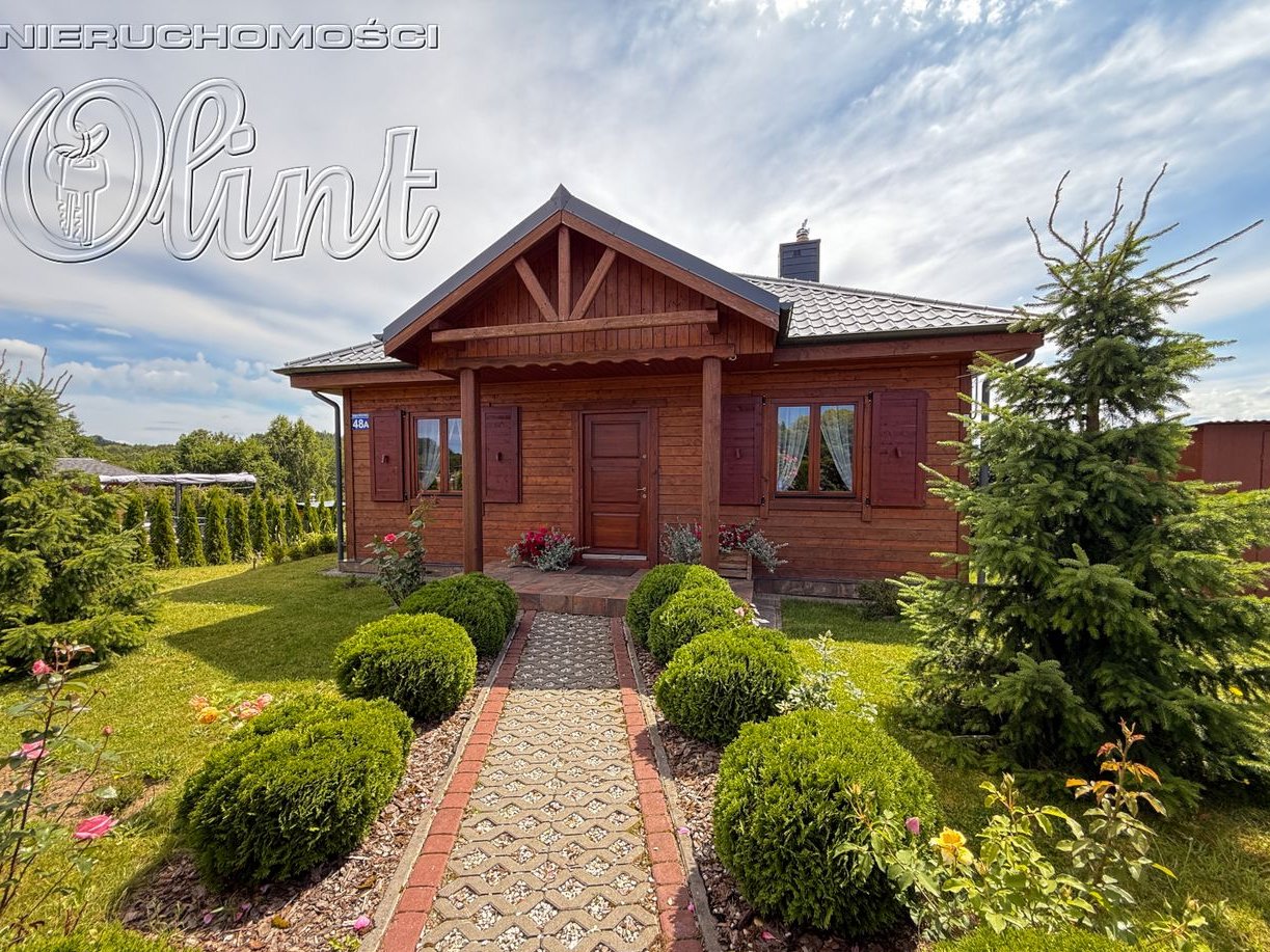 Dom nad jeziorem z pomostem