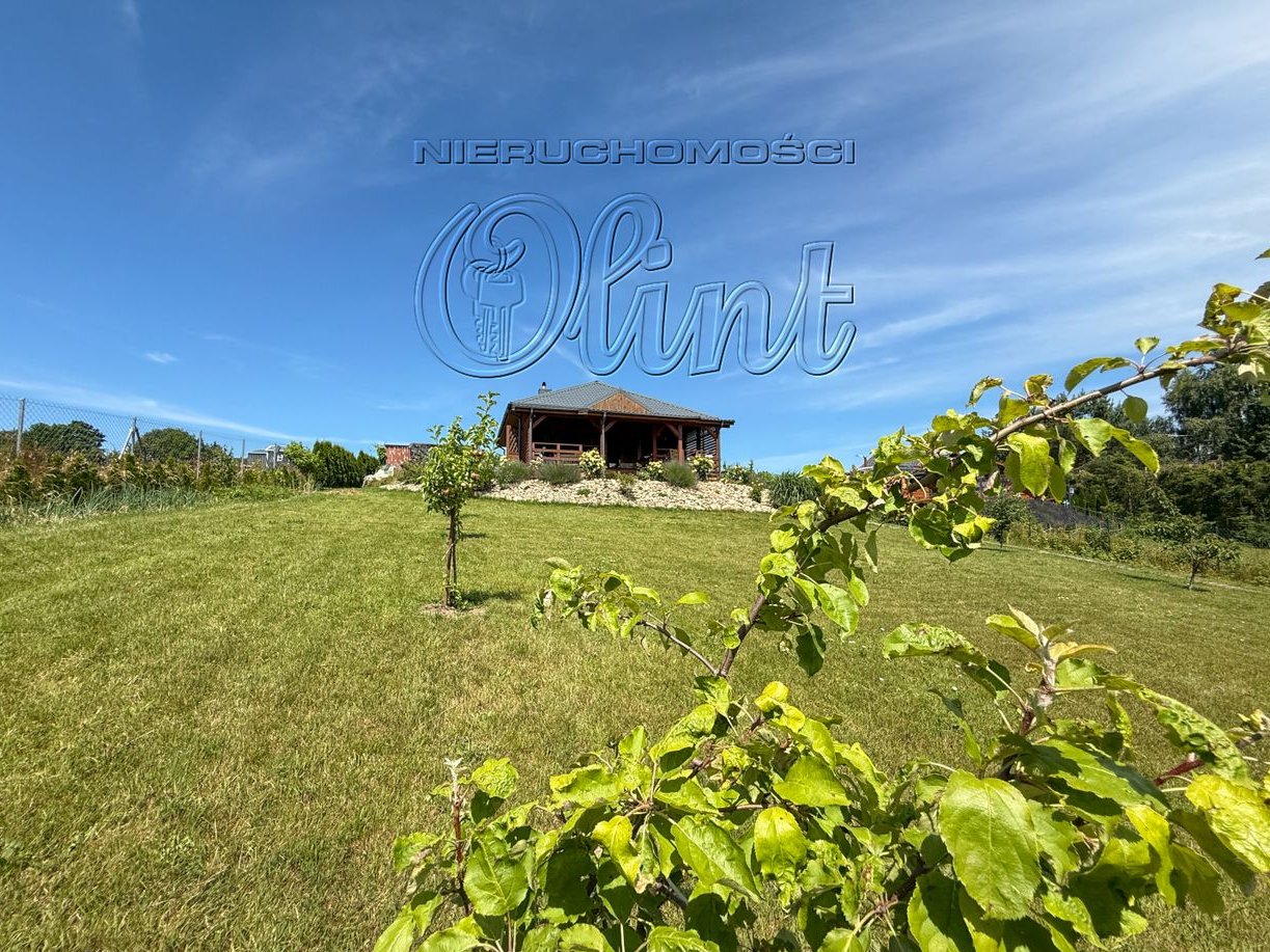 Dom nad jeziorem z pomostem