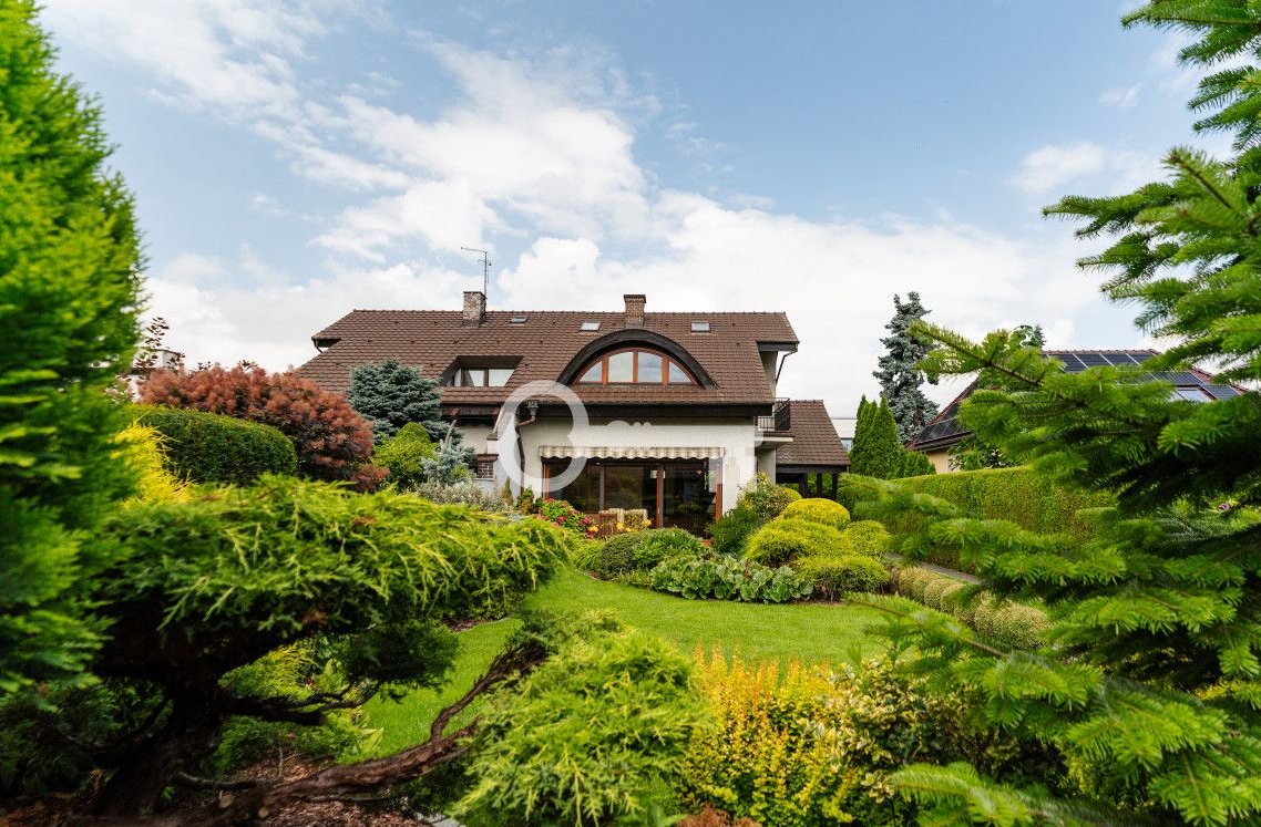 6 pokoi | Dom z ogrodem, stawem i drugim budynkiem