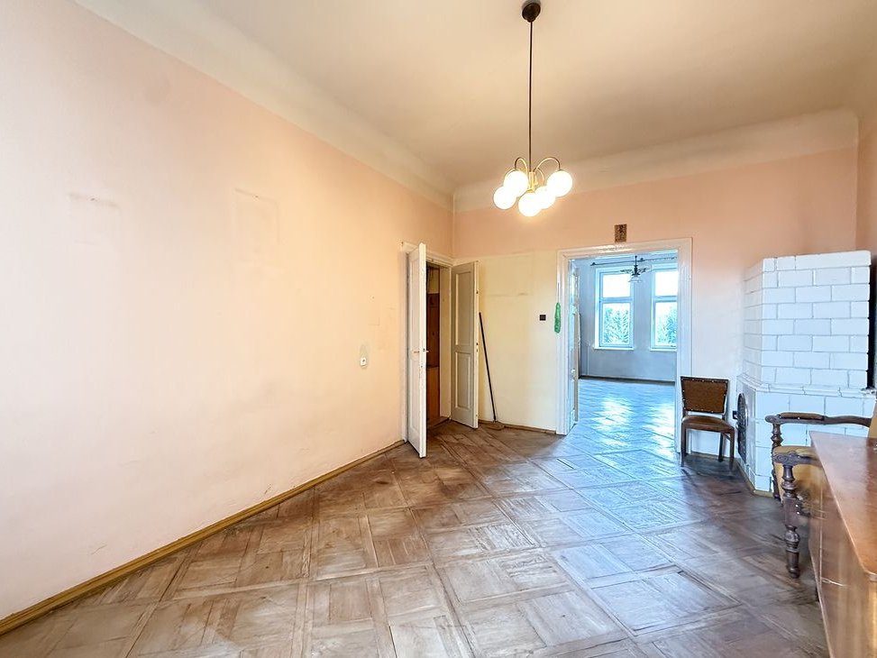 Mieszkanie do remontu w kamienicy w centrum, Radom