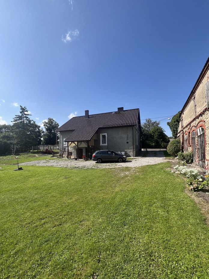 Siedlisko z potencjałem – dom 220 m², budynki gospodarcze, NIŻSZA CENA